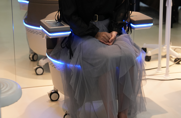 デザインと機能を兼ね備えた骨盤底筋トレーニングチェアでエクササイズを快適に！